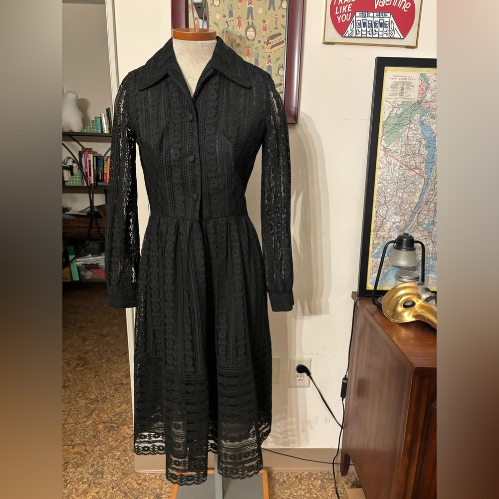 VINTAGE: Sheer Floral Stripe Lace Midi Shirt Dress Sz.S/M (BLACK)